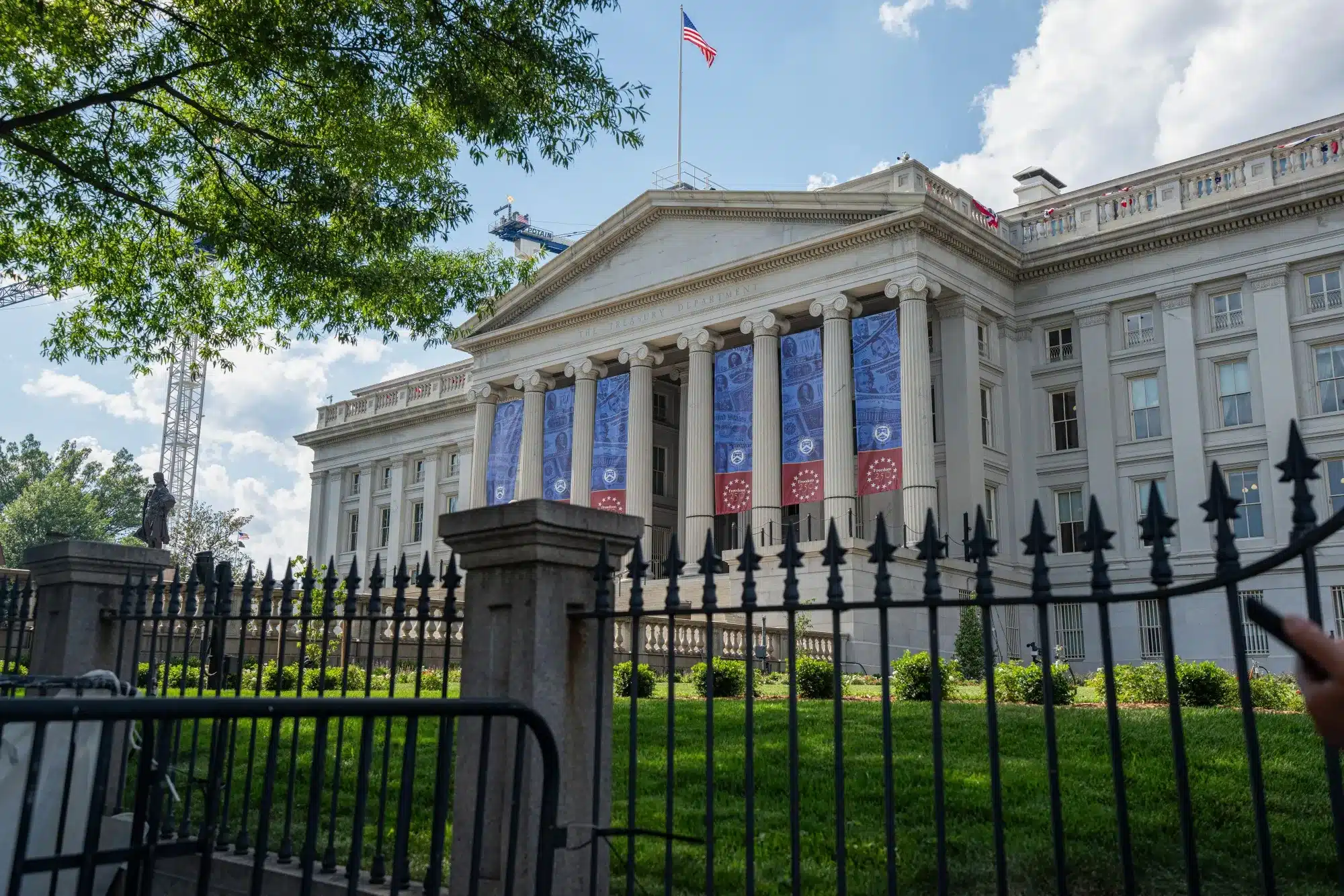 US Borrowing Costs Hits 5%