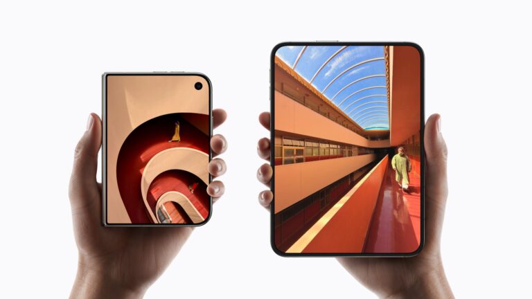 Hands holding iPhone Duo devices closed and unfolded.
