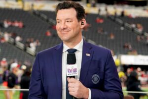tony romo cbs leave statement